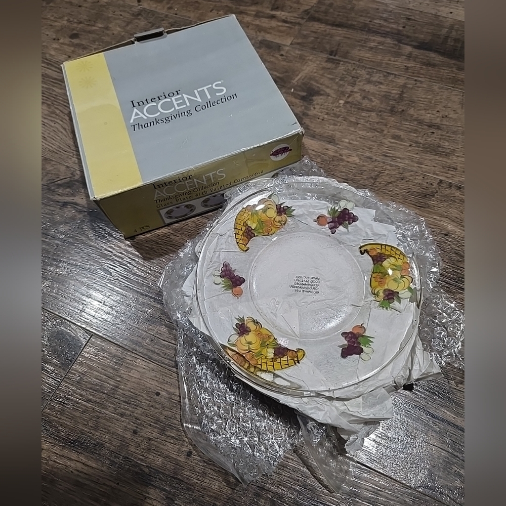 Interior Accents Thanksgiving dessert plate set